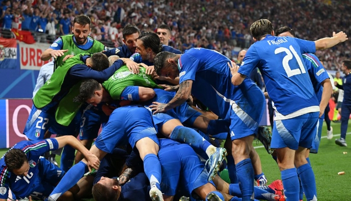 Italien spillede uafgjort 1-1 med Kroatien og gik videre til ottendedelsfinalen